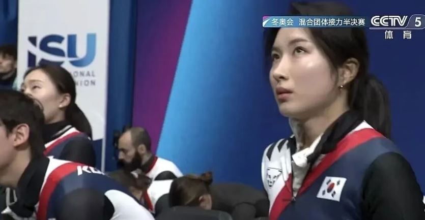 2026年米兰冬奥会丑闻！韩国2名运动员作弊被抓现行，丢人丢大了